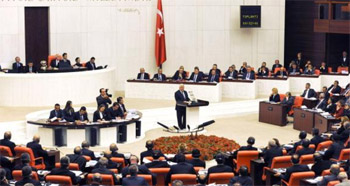 البرلمان التركي يجيز التدخل عسكريا ضد "داعش" في سورية والعراق  