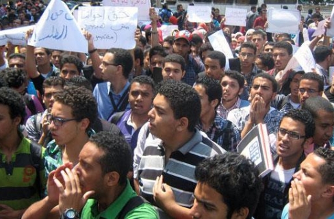 أكاديميون وطلاب مصريون يستنكرون حظر النشاط الطلابي في الجامعات