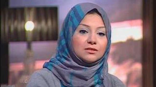 السلطات المصرية تمنع الناشطة السياسية أسماء محفوظ من السفر