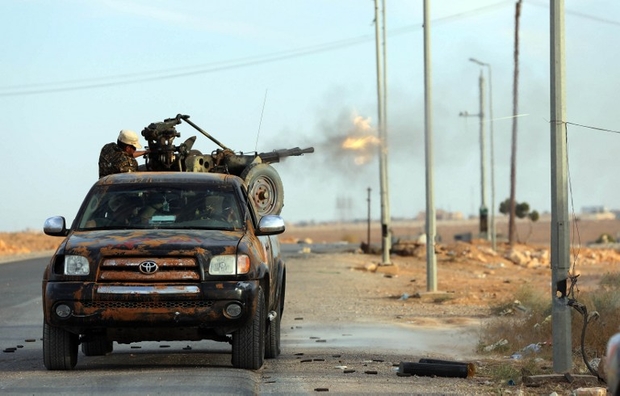 واشنطن تعلم.. أبوظبي تنتهك حظر السلاح على ليبيا وترسله إلى "حفتر"