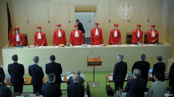 القضاء الألماني يرفض قانون مكافحة الإرهاب لمخالفته الدستور