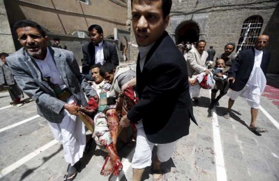 طائرة يمنية تنقل 80 من جرحى تفجيرات صنعاء للعلاج في سلطنة عمان