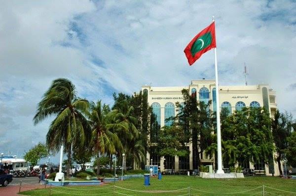 جزر المالديف تعلن قطع علاقتها الدبلوماسية مع إيران